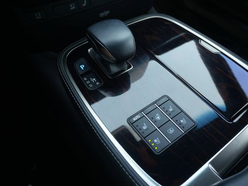 Used 2023 Lexus LS 500 w/ Luxury Package image 21