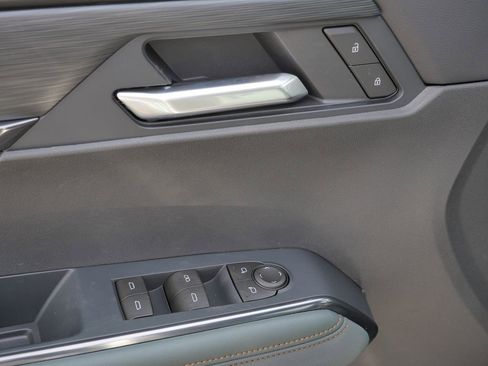 New 2026 GMC Acadia AT4 w/ Luxury Package AWD/4WD image 42