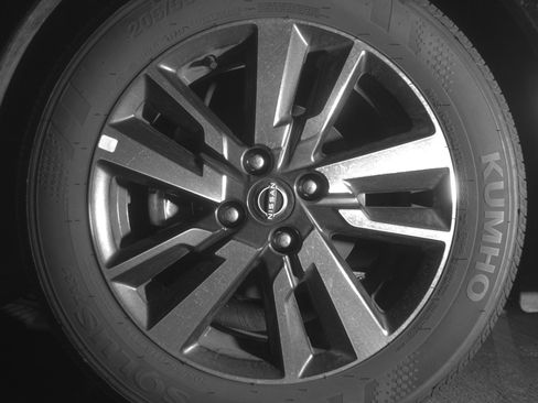 Used 2025 Nissan Versa SV image 12