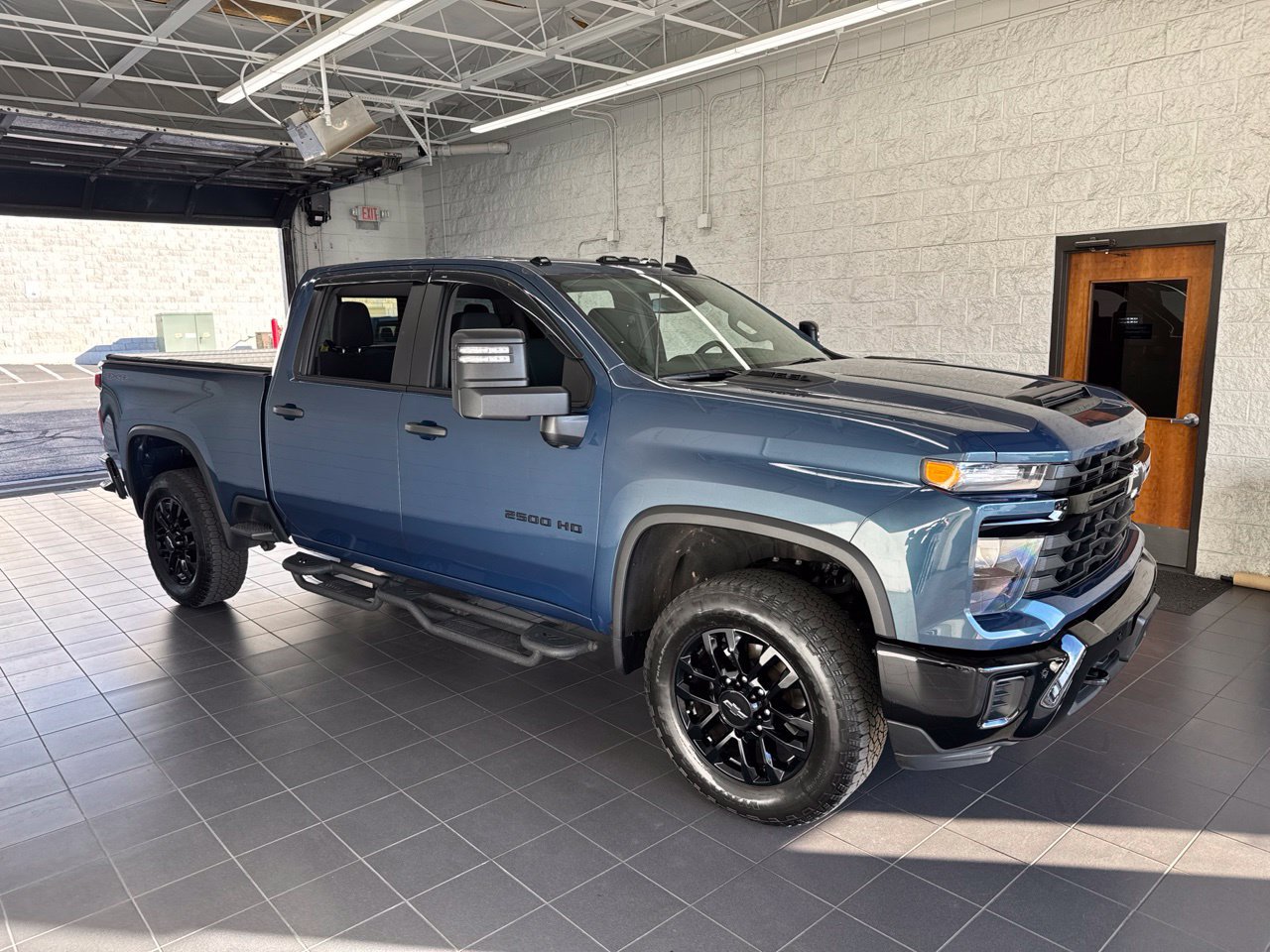 Used 2025 Chevrolet Silverado 2500 Custom w/ Custom Value Package AWD/4WD image 1