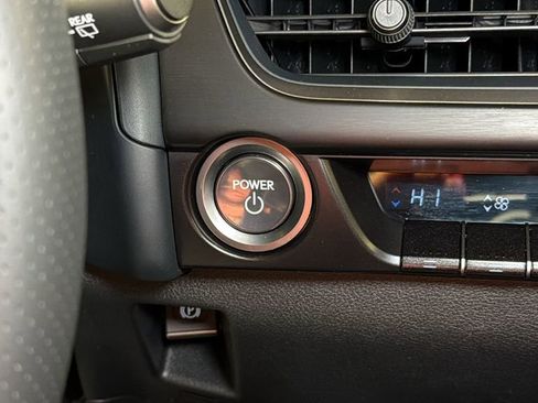 Used 2024 Lexus UX 250h F Sport image 32