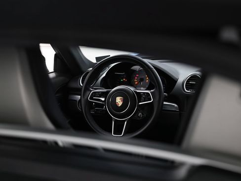 Certified 2024 Porsche 718 Cayman S RWD image 30