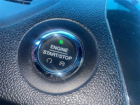 Used 2017 Ford Explorer XLT w/ Equipment Group 201A image 7