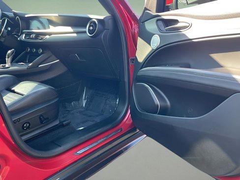 Used 2018 Alfa Romeo Stelvio Ti Sport image 21