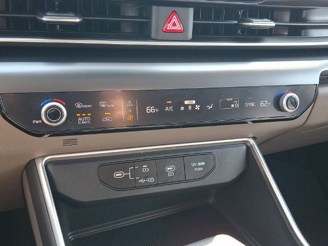 Used 2026 Kia Carnival FWD image 16