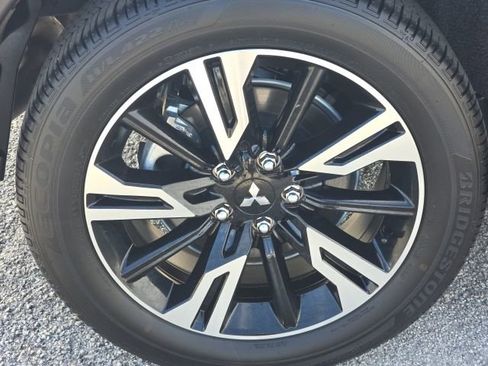 Used 2025 Mitsubishi Eclipse Cross image 10