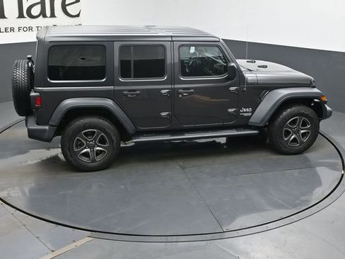 Used 2018 Jeep Wrangler Unlimited Sport S AWD/4WD image 38