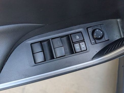 Used 2021 Toyota RAV4 LE image 20