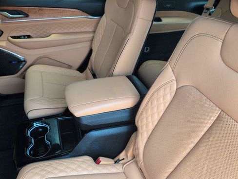 Certified 2023 Jeep Grand Cherokee L Summit AWD/4WD image 20