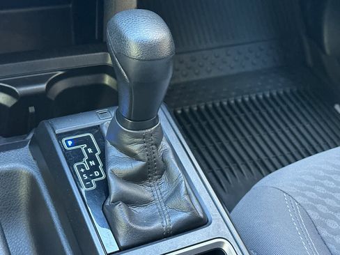 Used 2020 Toyota Tacoma SR AWD/4WD image 21