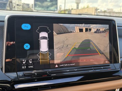 Used 2024 Volkswagen Atlas Cross Sport SEL image 20