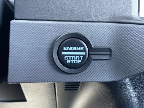 Used 2024 Ford Bronco Black Diamond AWD/4WD image 17