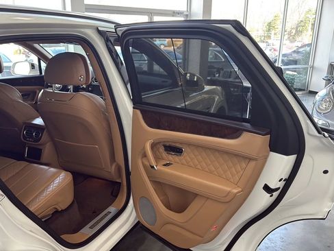 Used 2017 Bentley Bentayga W12 Sport Utility 4D image 17