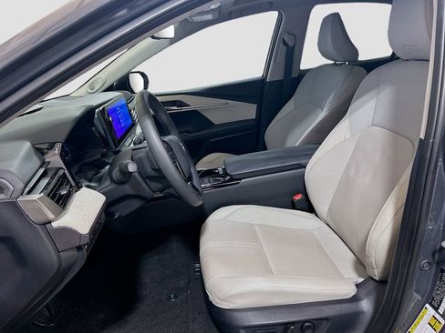 Used 2025 Toyota Camry XLE w/ Premium Package FWD image 18