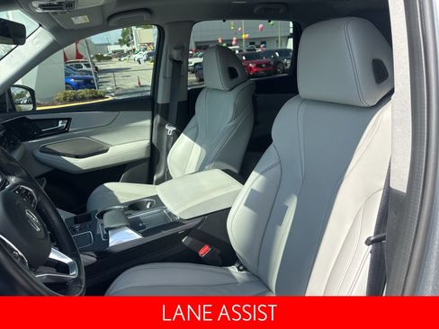 Used 2023 Acura MDX FWD w/ Technology Package image 12