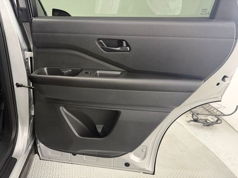 Used 2023 Nissan Pathfinder SV FWD image 38