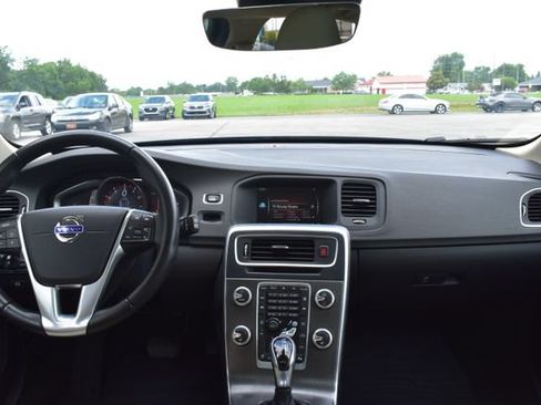 Used 2016 Volvo V60 T5 Premier FWD image 36