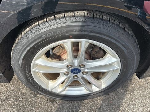 Used 2018 Ford Fusion SE image 9