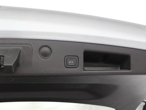 Used 2024 Chevrolet Equinox RS w/ RS Leather Package AWD/4WD image 12