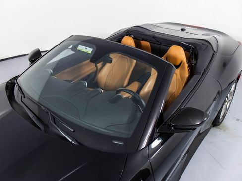 Certified 2019 Ferrari Portofino image 32