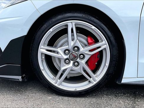 Used 2022 Chevrolet Corvette Stingray Preferred Cpe w/ Z51 Performance Package RWD image 31