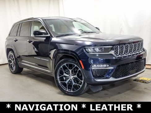 Used 2023 Jeep Grand Cherokee Summit image 2