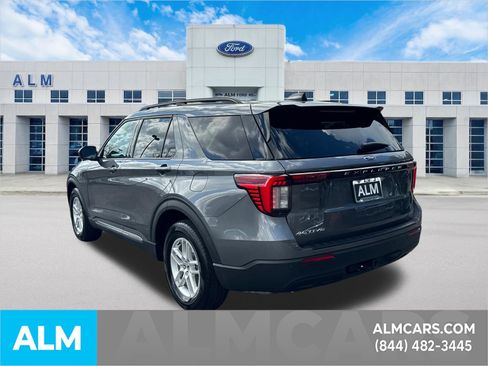 Used 2025 Ford Explorer Active RWD image 8