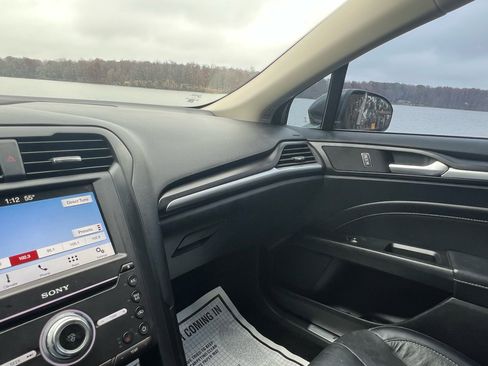 Used 2018 Ford Fusion Titanium image 19