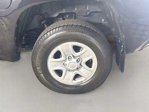 Used 2020 Toyota Tundra SR5 w/ SR5 Upgrade Package RWD image 36
