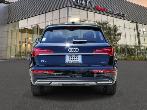 Used 2023 Audi Q5 2.0T Premium w/ Convenience Package AWD/4WD image 3