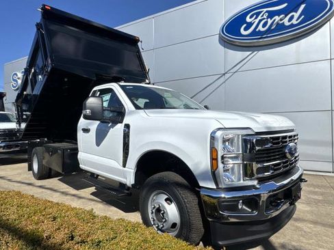 New 2026 Ford F350 XL w/ XL Chrome Package image 4