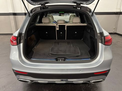 Used 2025 Mercedes-Benz GLC 350e 4MATIC image 16