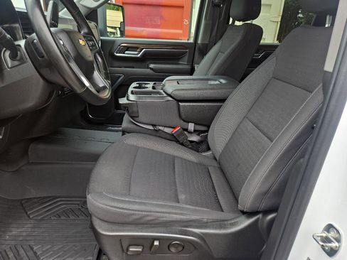 Used 2024 Chevrolet Silverado 2500 LT w/ Convenience Package AWD/4WD image 12