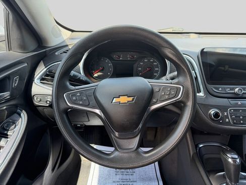 Used 2019 Chevrolet Malibu LT FWD image 18