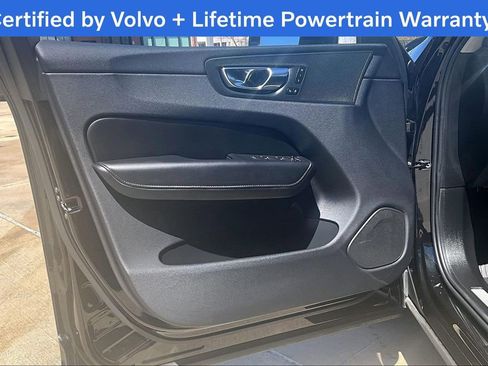 Used 2025 Volvo XC60 B5 Plus image 24