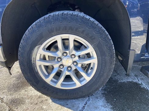 Used 2021 Chevrolet Silverado 1500 LT image 24