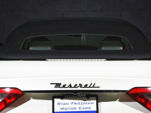 Used 2018 Maserati GranTurismo Sport image 16