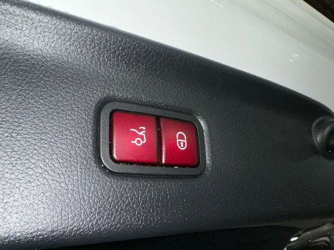 Used 2023 Mercedes-Benz S 580 4MATIC Sedan w/ Warmth & Comfort Package image 40
