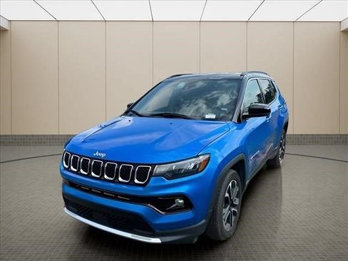 Used 2024 Jeep Compass Limited AWD/4WD image 2
