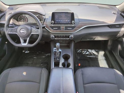 Certified 2025 Nissan Altima 2.5 SV image 11