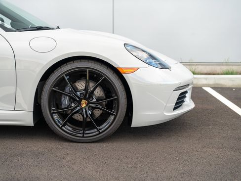 Used 2025 Porsche 718 Boxster image 8