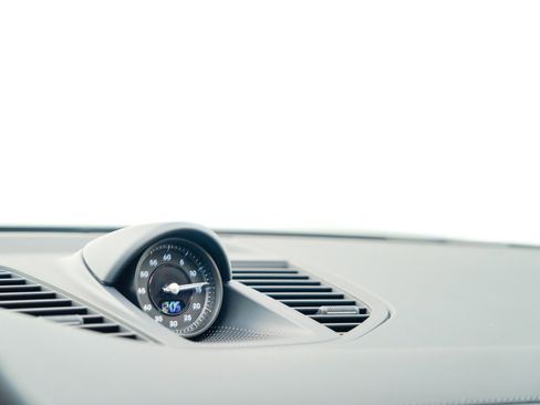 New 2026 Porsche Panamera image 25