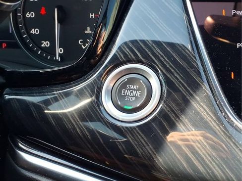Used 2023 Cadillac XT6 Premium Luxury w/ Technology Package AWD/4WD image 12