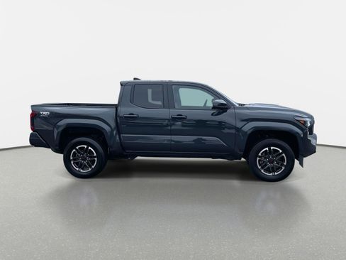 Used 2025 Toyota Tacoma TRD Sport image 4