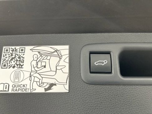 Used 2023 Toyota Highlander Bronze Edition image 17