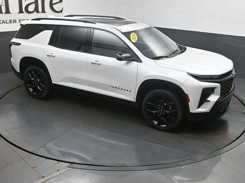 Used 2024 Chevrolet Traverse RS w/ LPO, Floor Liner Package image 39