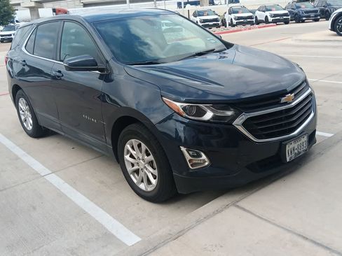 Used 2018 Chevrolet Equinox LT FWD image 2