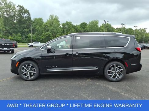 New 2027 Chrysler Pacifica Pinnacle w/ Theater Group AWD/4WD image 4