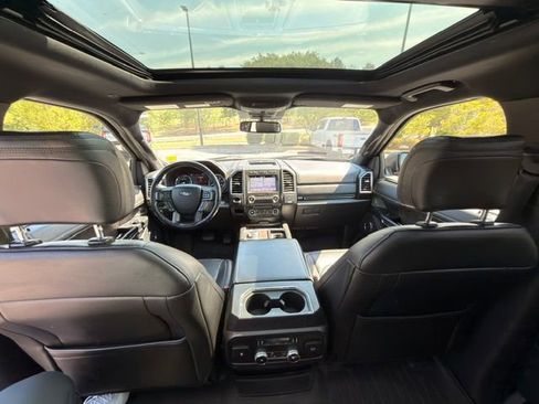 Used 2018 Ford Expedition Limited w/ Equipment Group 301A AWD/4WD image 7