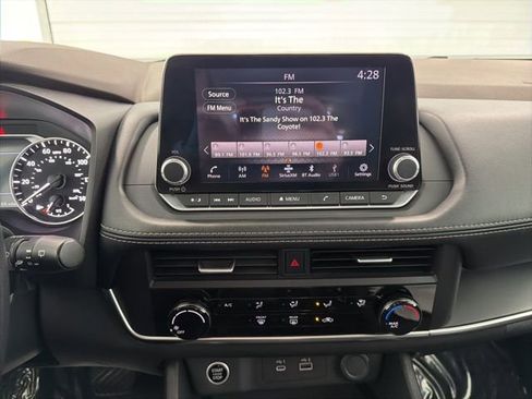 Used 2023 Nissan Rogue S image 16